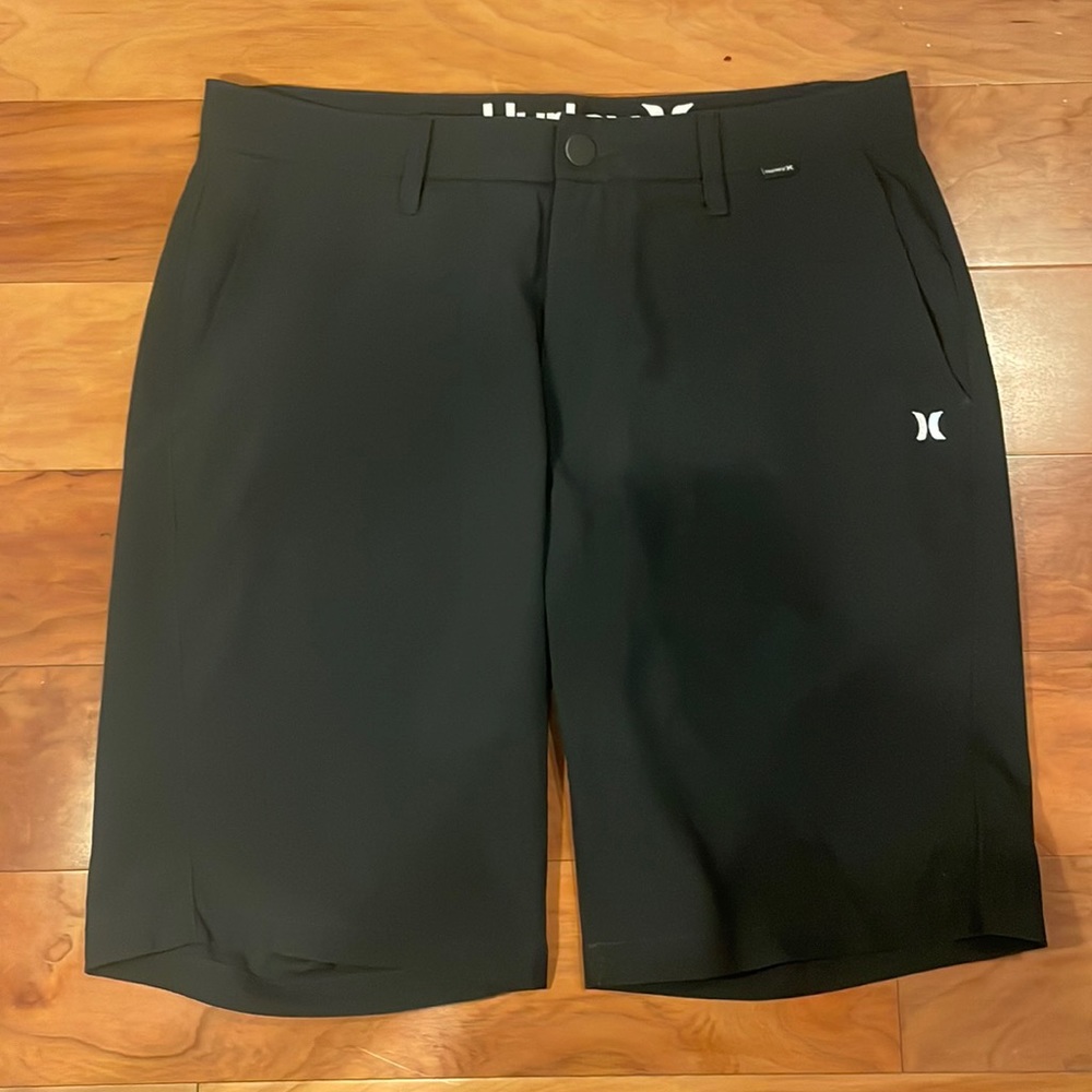 Hurley / Shorts / 32